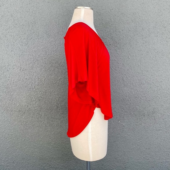 Red Short Sleeve Bat Sleeve Blouse W/ Lace… - Picture 4 of 7